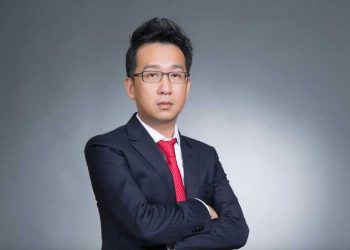 中國富豪集體清空微博 專家：中國股民快跑