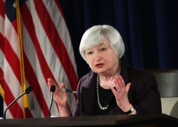 美財長承認對通脹看法錯誤 拜登急召鮑威爾“救火”