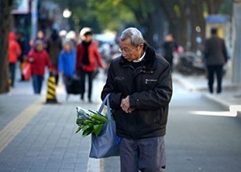奇怪的老人【姐姐講故事_第38I集】