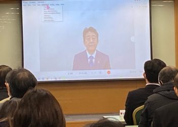 知情人披露：這件事令安倍大感意外 信心大增