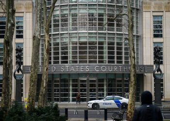 在美設投資移民騙局 10年詐2700萬 兩華人被捕
