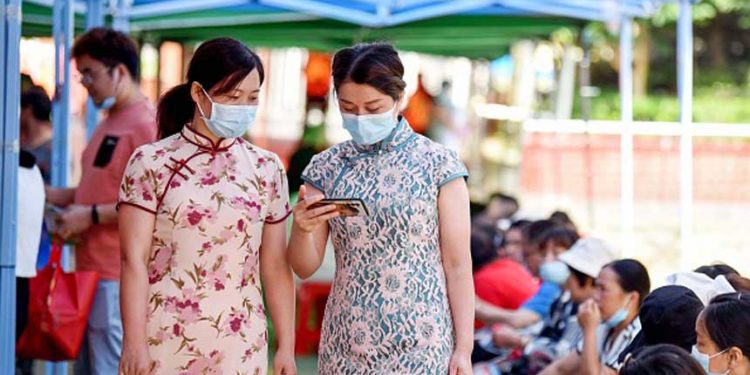 中共的中共病毒防疫政策令中國女性不想生 人口增長將“清零” (圖片:Guo Shining/VCG via Getty Images)