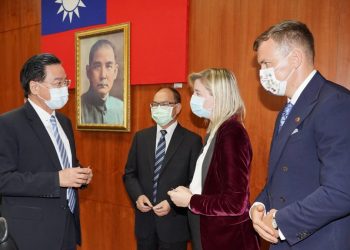 立陶宛官員訪台 中共宣布制裁 外媒：北京在波羅地海三國經貿外交全面失守