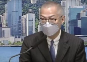 一週內五名高官確診 香港收緊防疫措施 專家唱反調