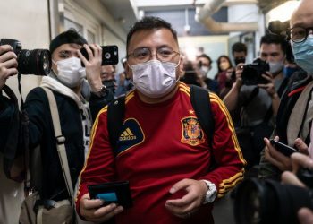 【香港要聞】記協主席突被捕；國安法下荒謬判決 羊村繪本案5被告罪成