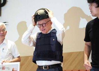 擬再投入10億保台 曹興誠：中共若來犯就殲敵於灘頭