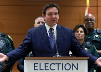 德桑蒂斯專注佛州州長大選 訴狀背後有索羅斯身影