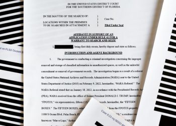 被揭抄走川普上萬份「非機密」文件 FBI信用受質疑