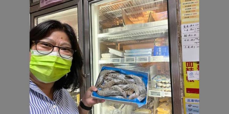 楊丞琳喊「在台灣吃海鮮奢侈」！王美惠：在中國自由才奢侈。（圖片：王美惠臉書/希望之聲合成）。