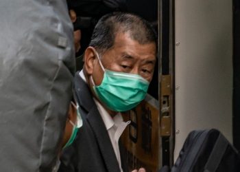 黎智英染疫缺席聆訊 擬聘英御用大律師抗辯