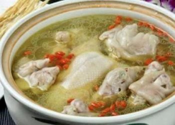 【梁廚美食】淮山杞子陳皮水鴨燉花膠/秋葵枝竹紅燒龍虎斑腩/𣏌子百合圓肉雪梨燉冰糖
