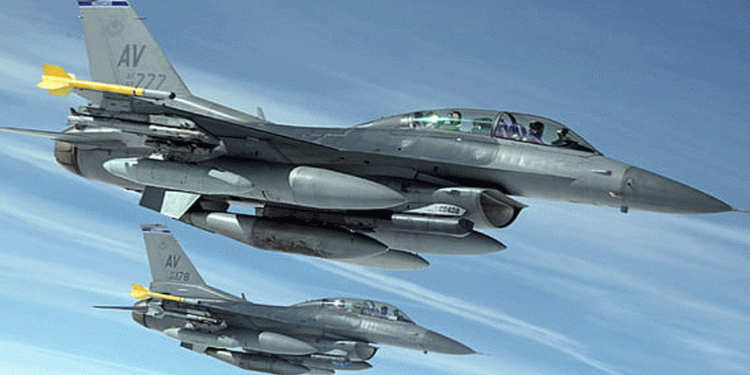 德國訪團抵達臺灣 德日空軍首次聯合軍演 日美澳三國防長會議抗中。圖為戰鬥機(Piqsels)