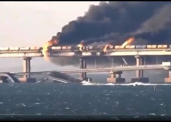 普京恐用核武？克里米亞大橋爆炸 供給中斷（視頻）