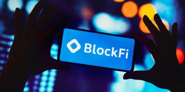 一個智能手機上顯示的BlockFi標誌。(圖片:Rafael Henrique/SOPA Images/LightRocket via Getty Images)