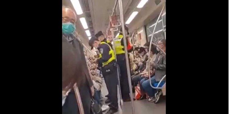 中共動手 網民:中國真要變天 (圖片:Twitter視頻截圖)
