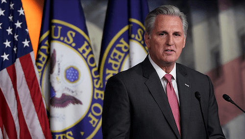 美國共和黨眾議院領袖麥卡錫(Kevin McCarthy)日前指責拜登政府對抗中共不力。 (Photo by Win McNamee/Getty Images)