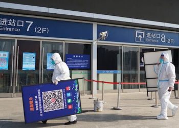 北京疫情告急？「大白」或成維穩對象 