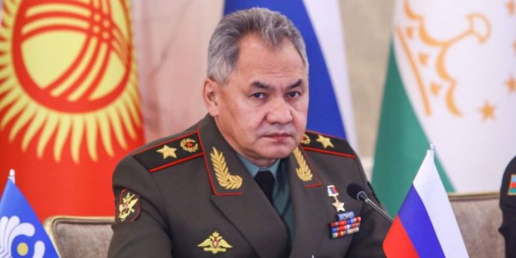 俄國國防部長紹伊古(Sergey Shoigu)在2019年10月30日參加獨立國家聯合體國防部長理事會的會議。(圖片: Resul Rehimov/Anadolu Agency via Getty Images)