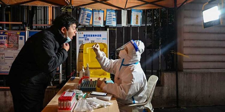 張文宏復出 民眾:過去三年是個謎 (圖片: HECTOR RETAMAL/AFP via Getty Images)