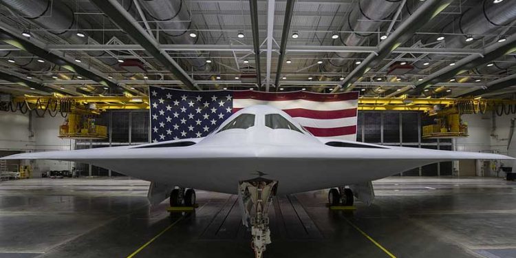 美國最新核武匿蹤轟炸機B-21「突擊者」(Raider)( United States Air Force)