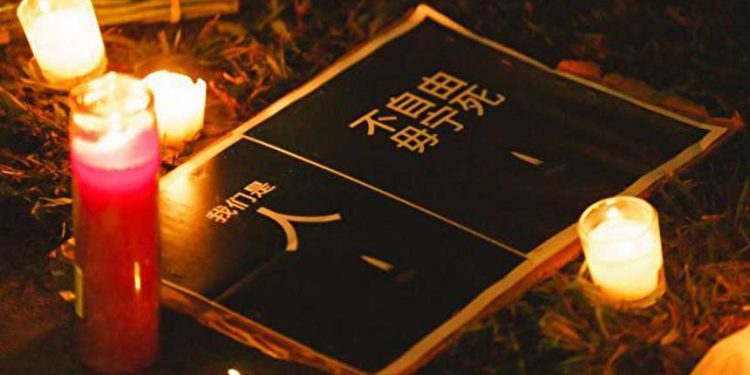 連日來,陸續傳出消息,有參與抗議的年輕人被拘捕或被消失。現在已經有不少中國民眾打算移民,數據顯示關鍵字「移民」的微信指數暴漲,突破1億大關。(受訪者提供)