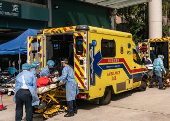 【香港要聞】疫情流感夾擊下 急診室擠爆；驚！蘋果iOS染紅 改用騰訊瀏覽；多國收緊港人入境