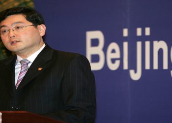 不詳職位！秦剛新幫手 農融履新中共外長助理 前任染疫亡