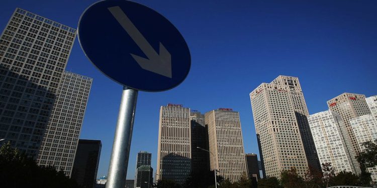 31省(市)近日公開的2022年預算執行情況和2023年預算報告都在強調要過緊日子。(圖片: Feng Li/Getty Images)