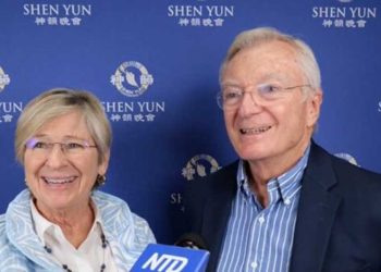 公司老闆讚嘆：神韻傳遞希望 人都來自天上