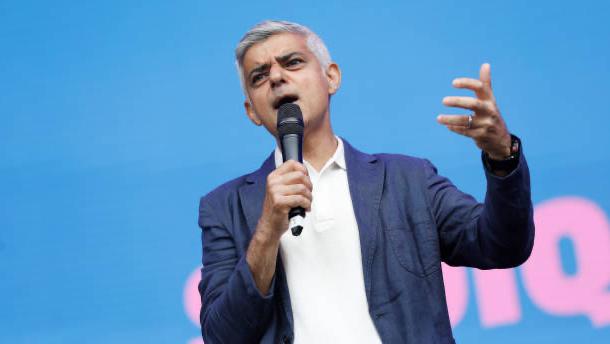 中共當局計畫在英國名勝古迹“倫敦塔”附近興建全歐最大使館,在去年12月遭到倫敦市塔村區議會的否決,後轉呈大倫敦市政府。倫敦市長沙迪克汗日前決定不介入,維持原先決議。 (Photo by Tristan Fewings/Getty Images for Pride In London)