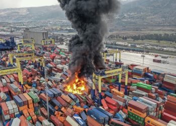 土耳其強震死亡逾5000人 港口陷入火海 廢墟中戰火仍在繼續