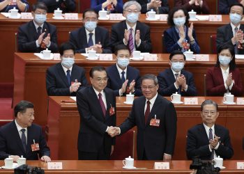 習近平全票當選 矢板明夫：不自信和無安全感的表現
