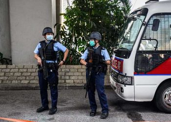香港遊行遭全面監視 學者痛批「假民主」