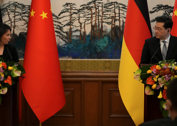 德國外交部長貝爾伯克（Annalena Baerbock）與中共外交部長秦剛4月14日在記者會上針對台灣、俄烏戰爭等問題唇槍舌劍，激烈交鋒。 (Photo by Suo Takekuma - Pool/Getty Images)