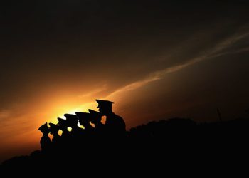 又有官員墜樓死。（圖片：Feng Li/Getty Images）