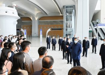 三常委陪同下 習近平視察雄安新區 一個細節引關注（視頻）