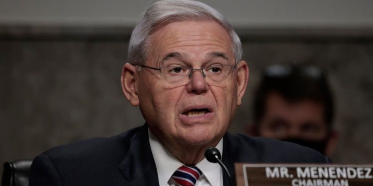 參議院外交關係委員會主席、民主黨籍參議員梅嫩德斯(Bob Menendez)。(Getty Images)