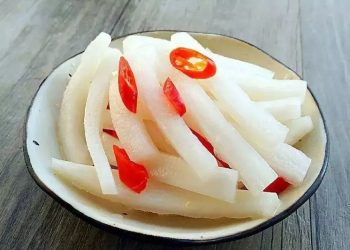 【梁廚美食】五香滷水牛肝/醃酸蘿蔔/黃耳功效/竹笙黃耳海參羹