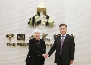 救火或爆雷？潘功勝需服從習令 分析：銀行恐怕死光