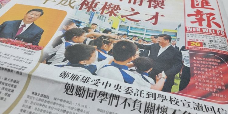 習近平回信予培僑中學學生,受到港府官員及媒體熱捧。(圖片翻拍於記者陳珏明臉書)