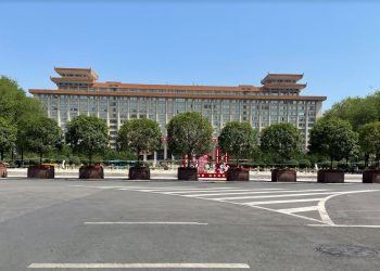 恐懼家長示威！西安政府廣場戒嚴 中考風波延燒至天津