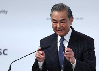王毅「回鍋」坐不穩？ 評：習面臨「無人可用」危機