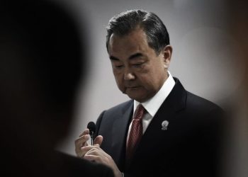靠這拉攏日韓？王毅一句話惹火 英美專家齊回懟 中國網友也嘲諷（視頻）