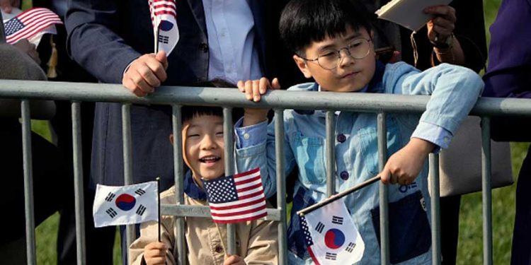 皮尤調查:多數亞裔美國人對來源國有好感 華裔除外 (圖片:Drew Angerer/Getty Images)