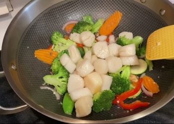 【梁廚美食】荷芹蓮藕炒帶子/解答問題