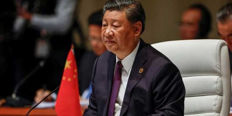中共領導人習近平近期拜訪南非,參加金磚峰會,並無視中國的經濟困境,再次使用大撒幣政策。(圖:翻攝自 John Zhang X 帳)