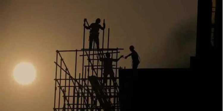 中國正面臨前所未有的高失業率、民營企業破產潮和外資撤離浪潮。 (網絡圖片)