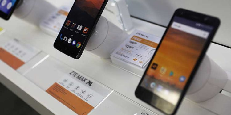 中國智能手機市場持續萎縮 上半年出貨量大減7.4% (圖片: Joe Raedle/Getty Images)