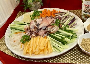 【梁廚美食】哈密瓜青瓜酸蘿蔔魷魚沙律/沙參,玉竹/青木瓜沙參玉竹牛七西施骨湯