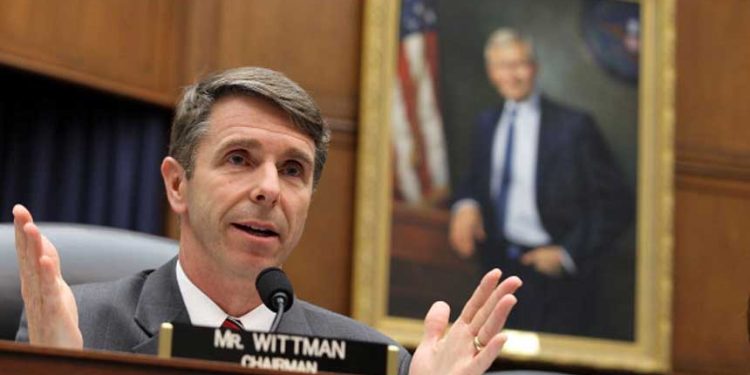 負責監督美國軍方經費的軍事委員會共和黨副主席惠特曼(Rob Wittman) (圖片: Alex Wong/Getty Images)